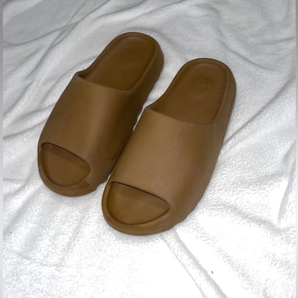 Adidas slide